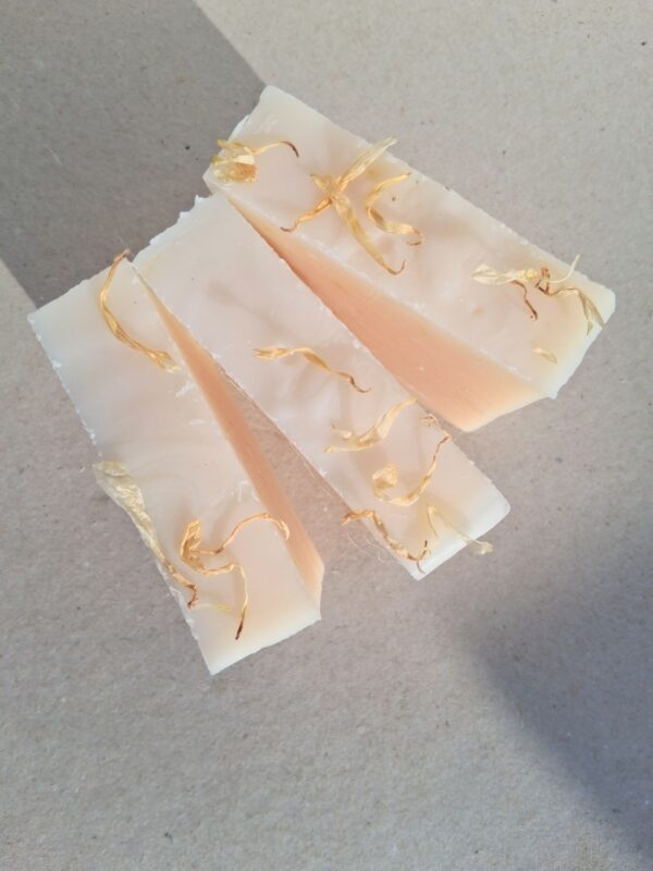 Jersey Milk Tallow Soap - with chamomile 100g - Image 2