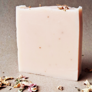 Hedgerow tallow soap with elderflower and meadowsweet